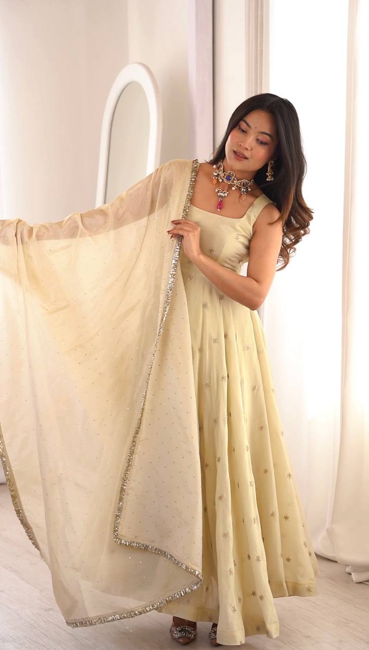 Piya Ivory Suit Set