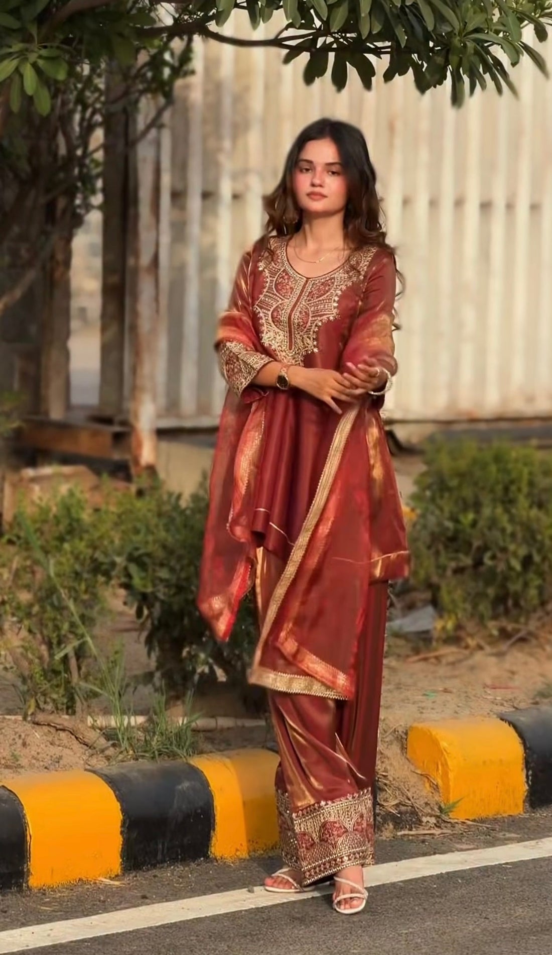 Siaara Fandy Silk Farshi Salwar Set