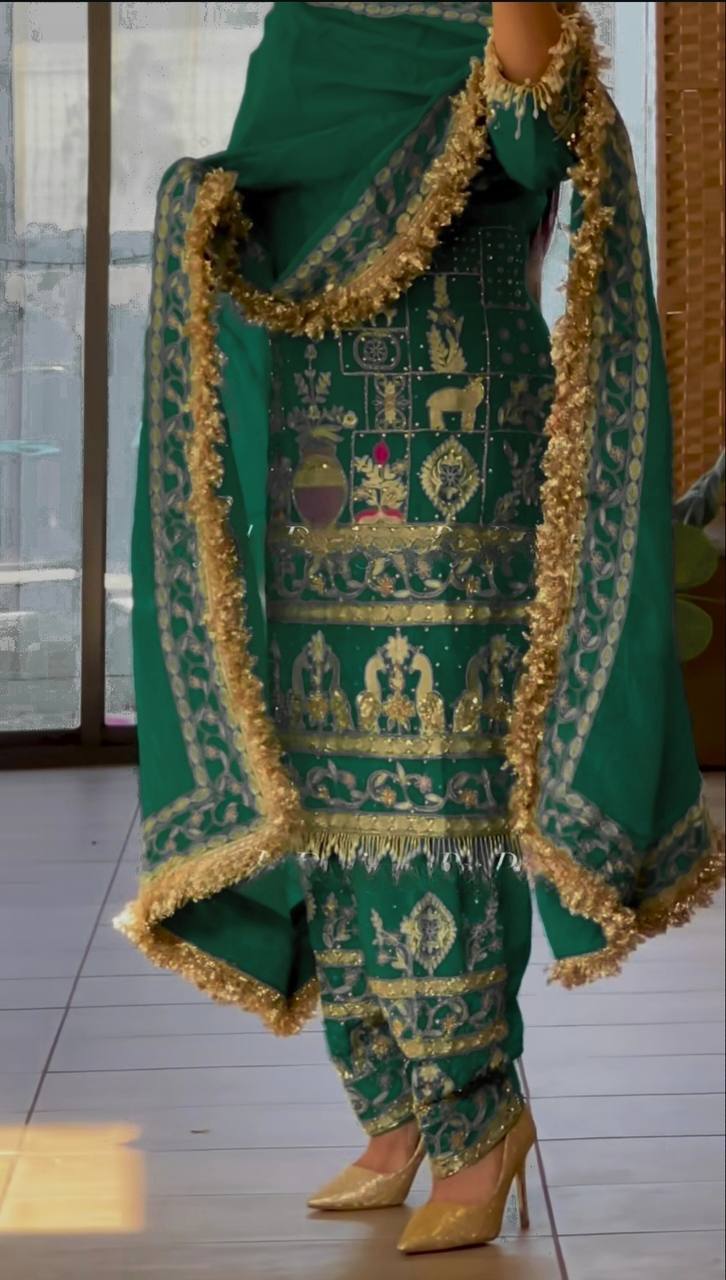 Avenra Crep Dhoti Elegance Set