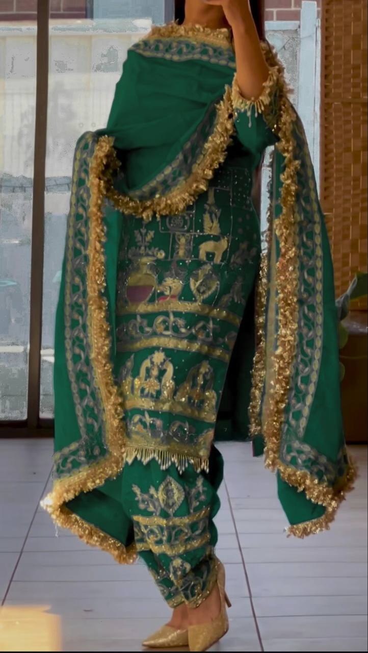 Avenra Crep Dhoti Elegance Set
