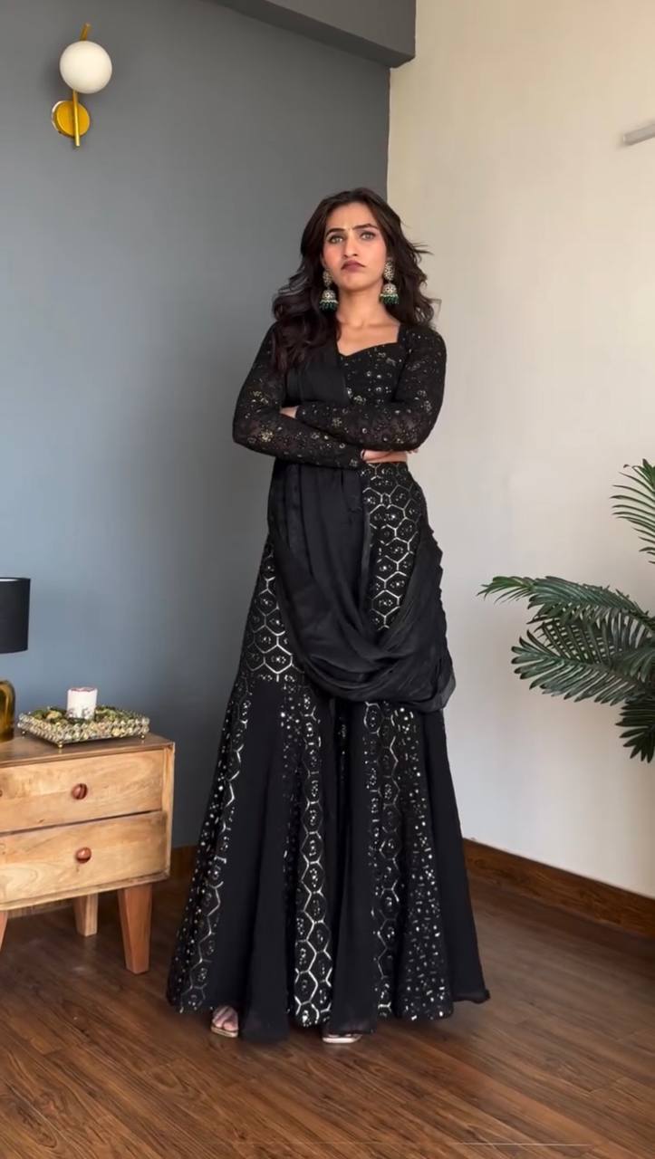 Saanvi Midnight Charm Set