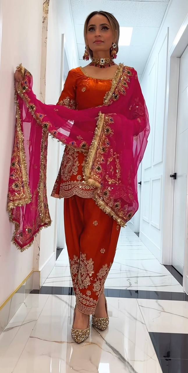 Zehvika Crushi Silk Farshi Set