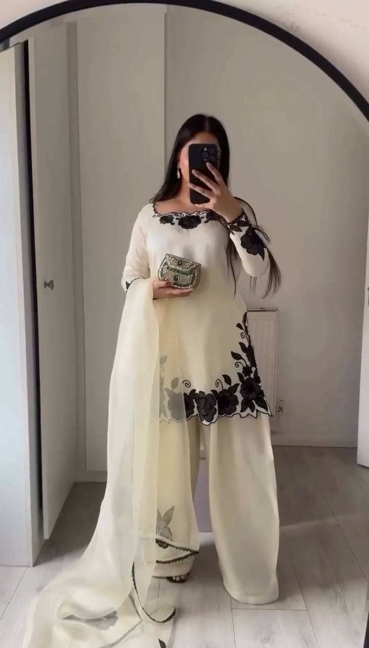 Zareva Fendy Silk Thread Farshi Set