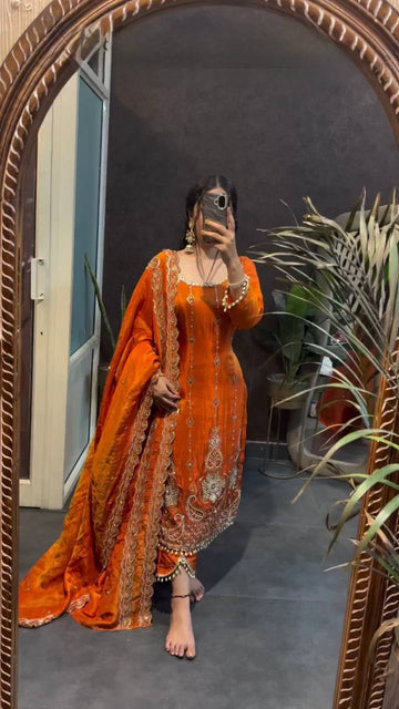 Zyvana Fendy Silk Long Kurti Set