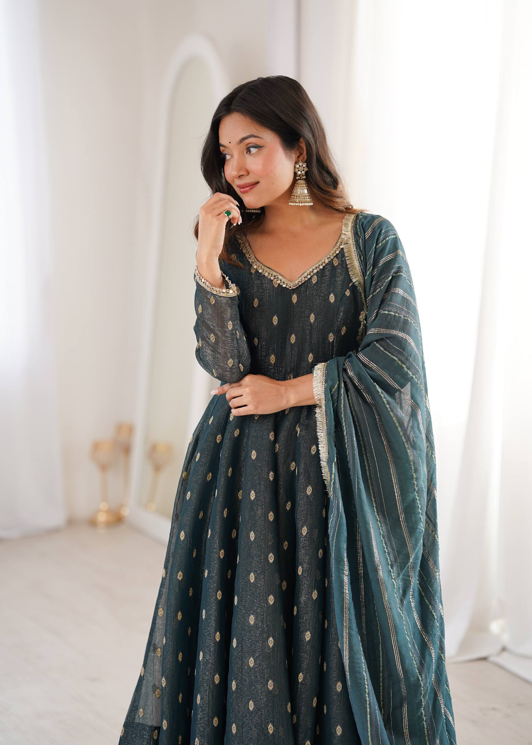Kiara Crunchy Silk Jacquard Gown Set