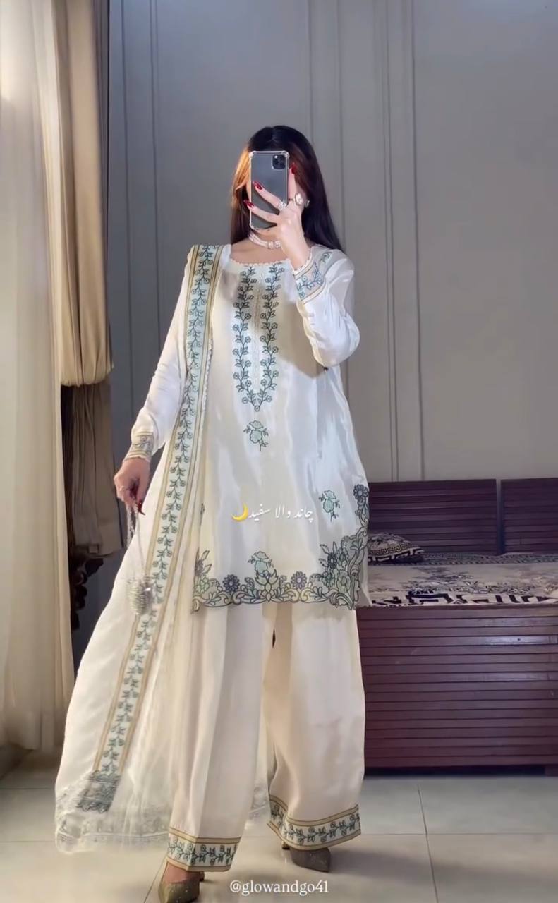 Aaliya Pure Silk Embroidery Farshi Set