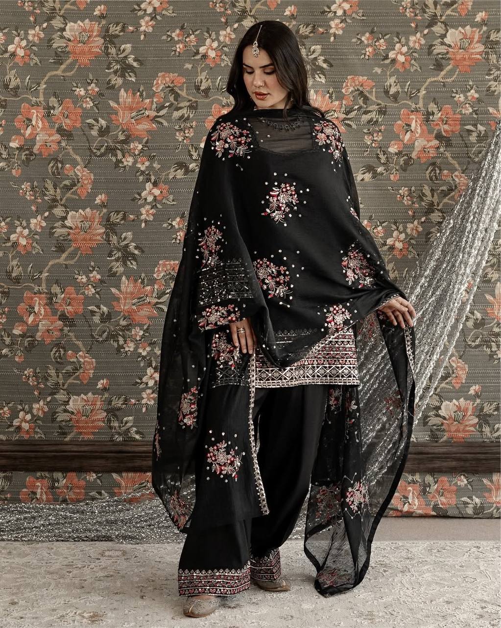 Zehra Aafreen Thread Sequence Crepe Farshi Suit Set