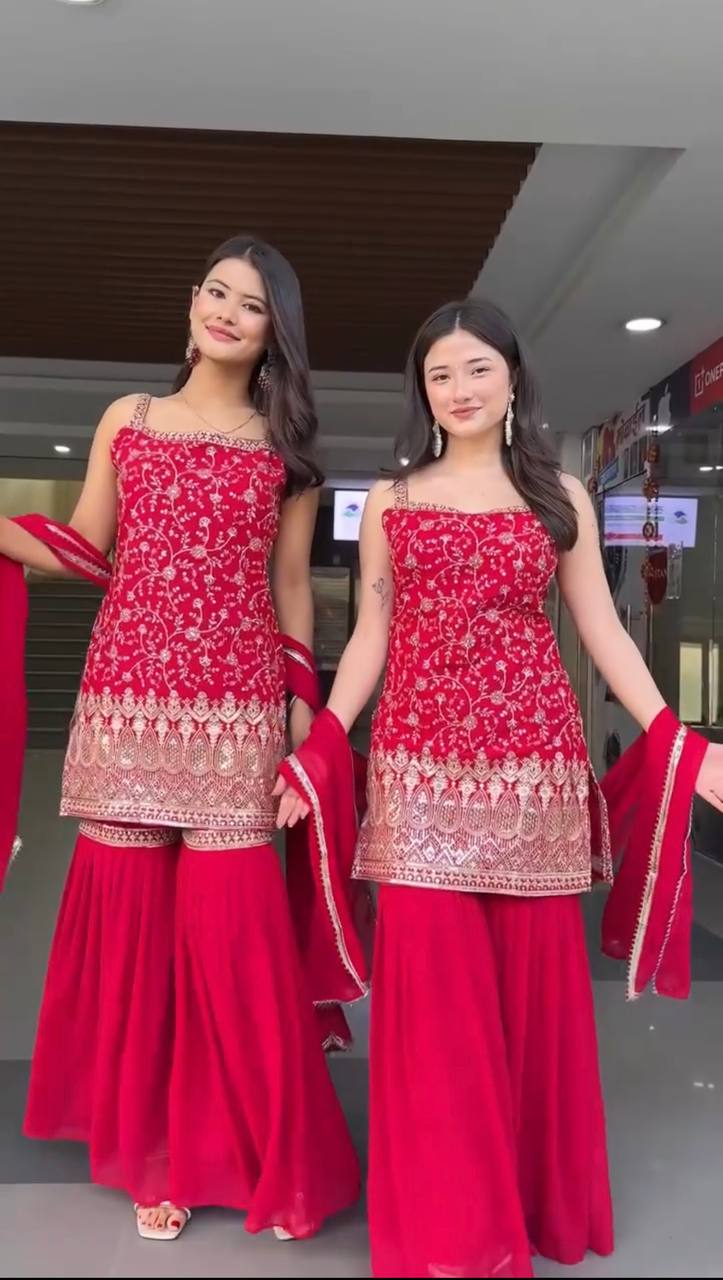 Kiara Festive Glow Ensemble