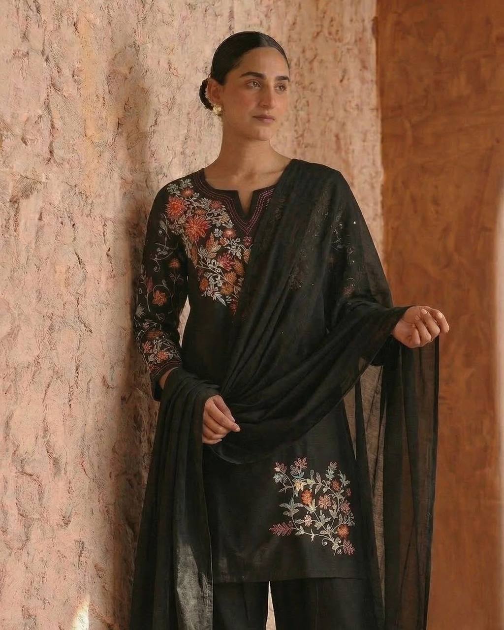 Navira Roman Silk Farshi Set