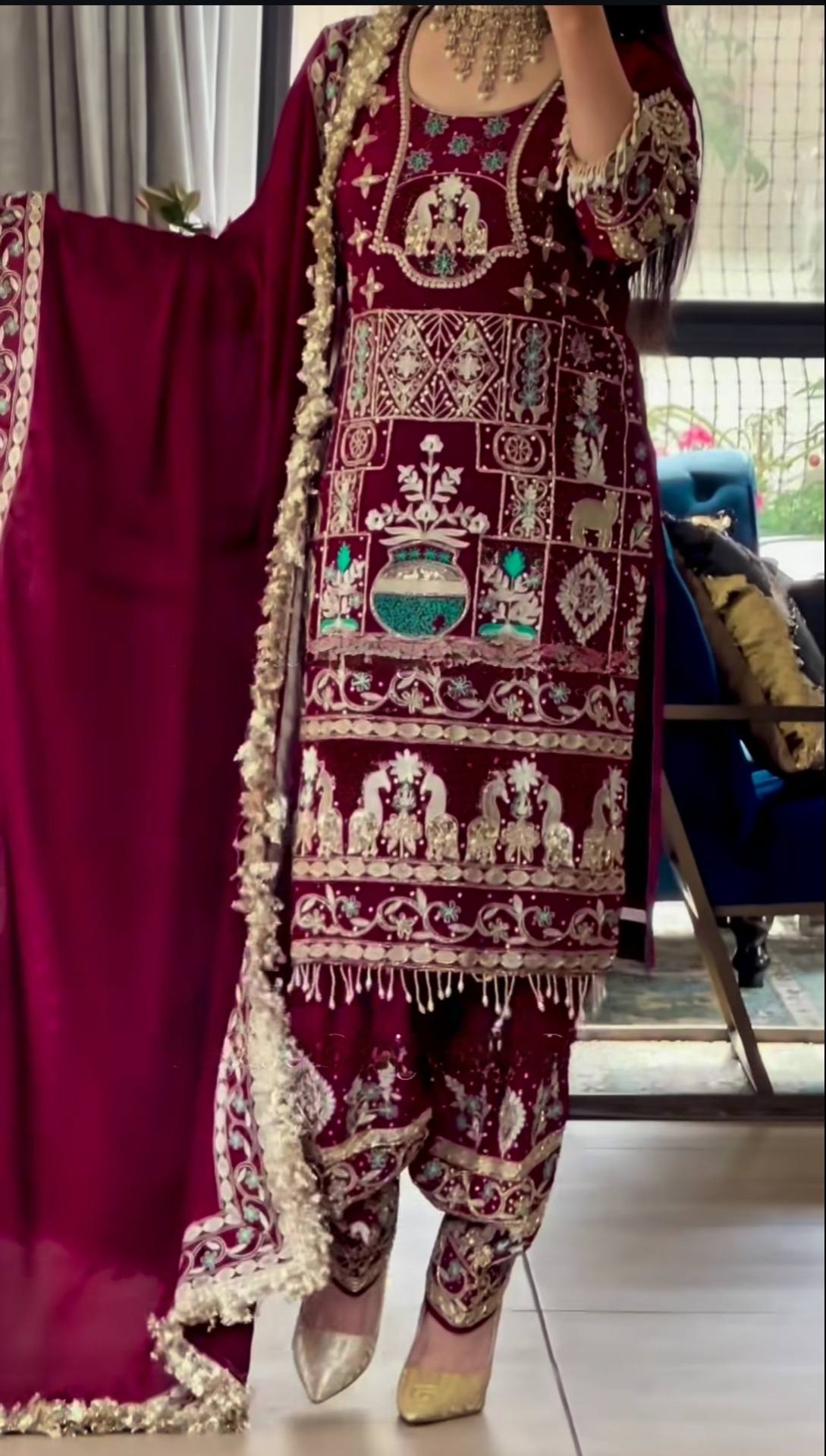 Avenra Crep Dhoti Elegance Set