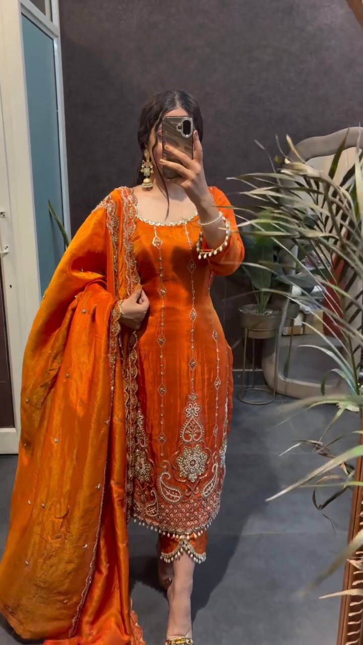 Zyvana Fendy Silk Long Kurti Set