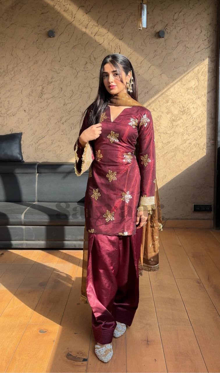 Nayrisa Crep Silk Classic Pant Set