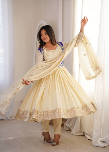 Avelora Chinon Silk Koti Anarkali Set