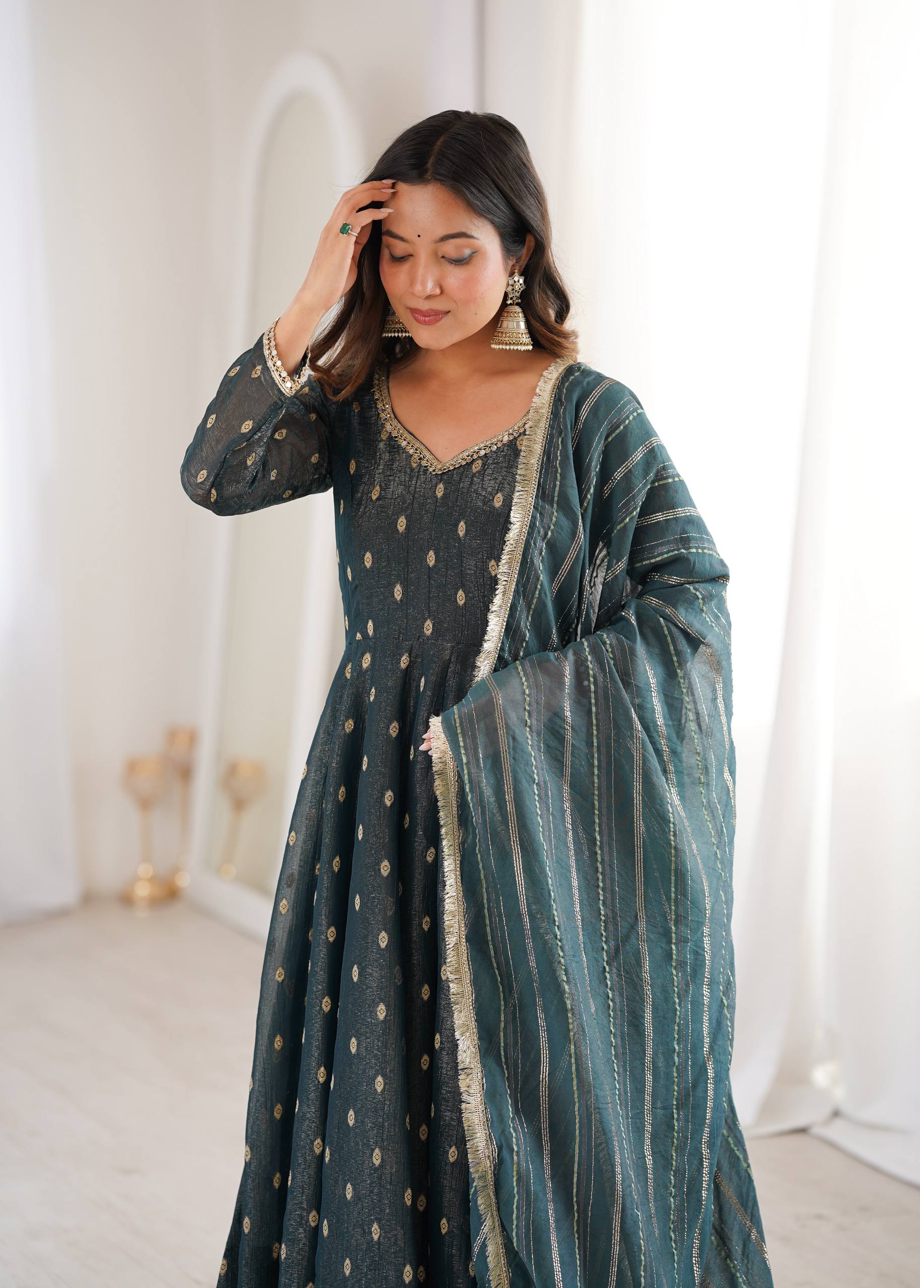 Kiara Crunchy Silk Jacquard Gown Set