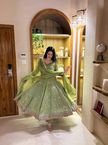 Royal Vichitra Silk Anarkali Set