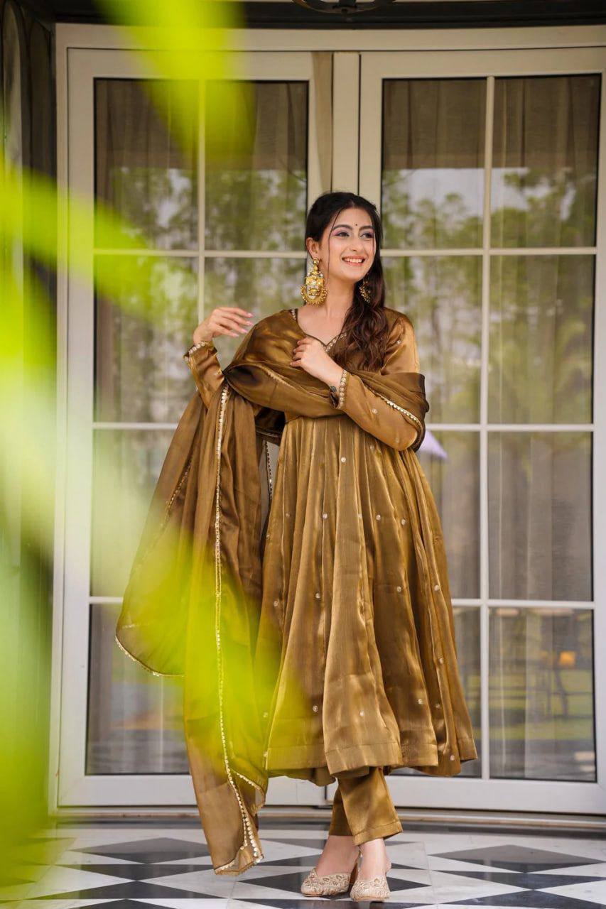 Saira Meher Jimi Choo Graceful Anarkali Suit Set with Lace Dupatta