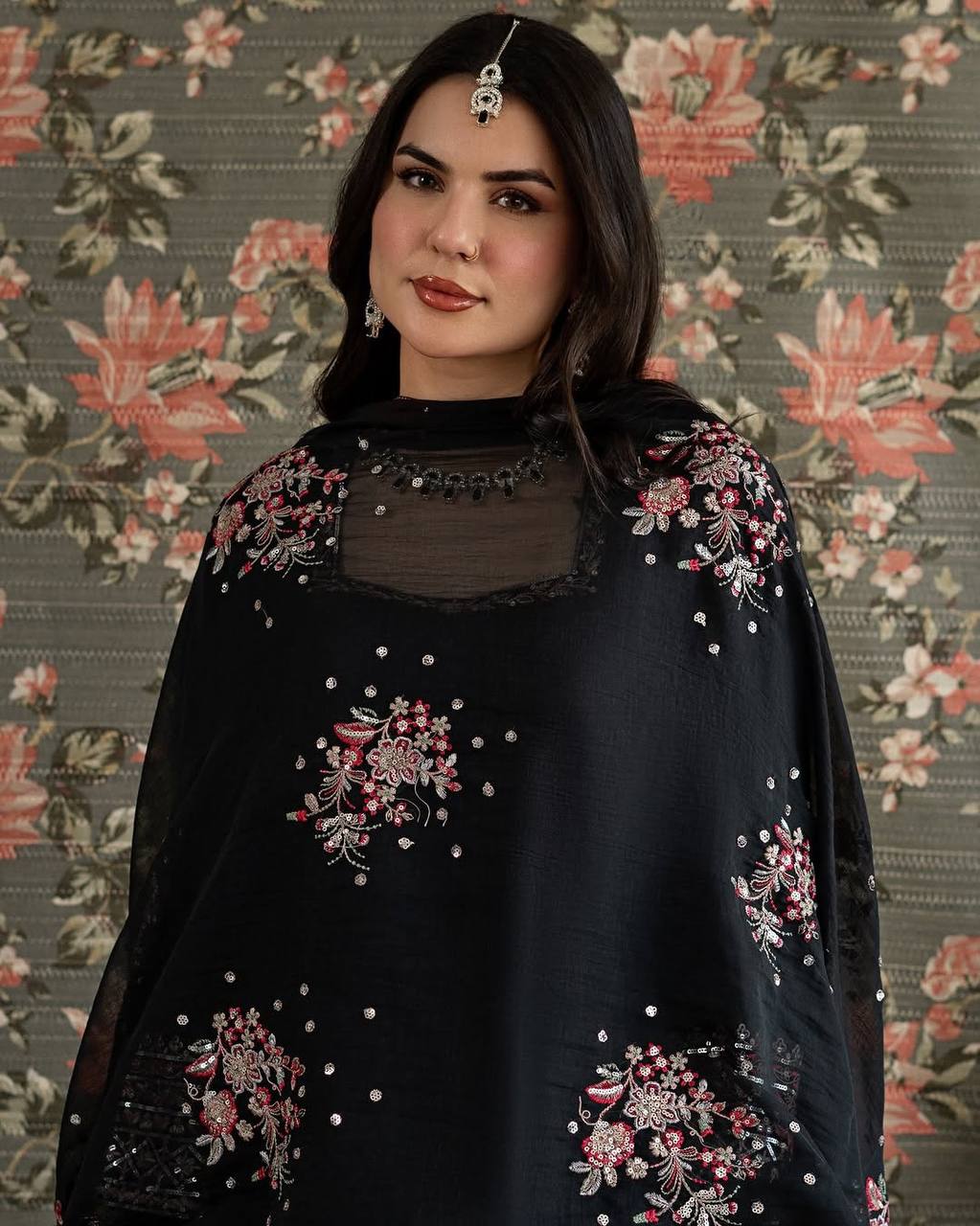 Zehra Aafreen Thread Sequence Crepe Farshi Suit Set
