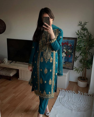 Azelia Chinnon Code Royale Suit Set