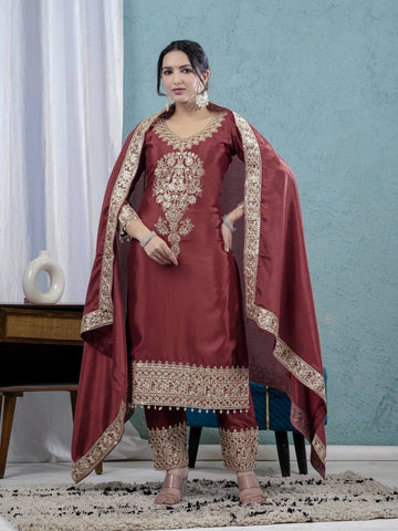 Elyra Chinnon Code Grace Suit Set