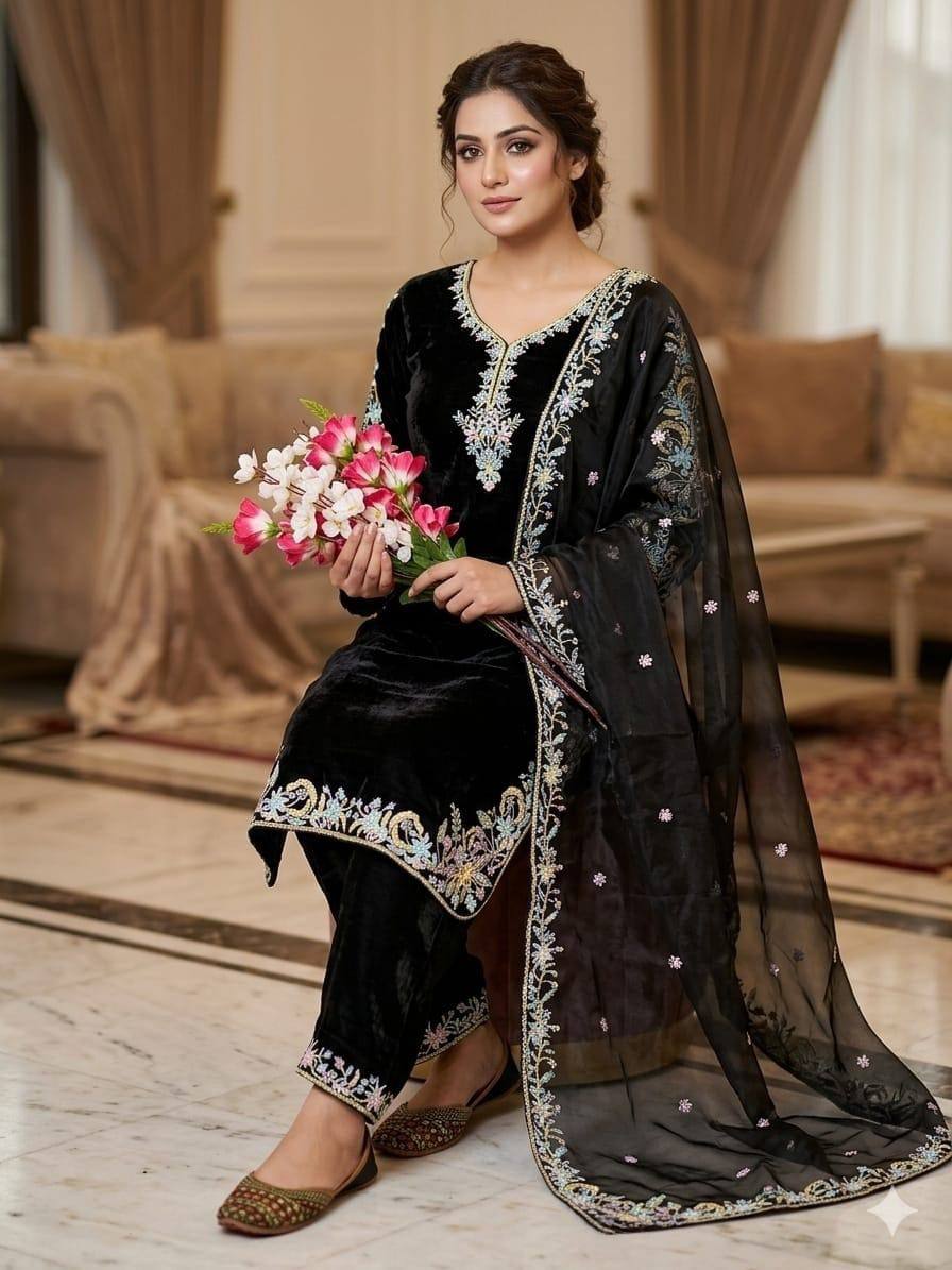 Avyra GMY Silk Embroidered Suit Set