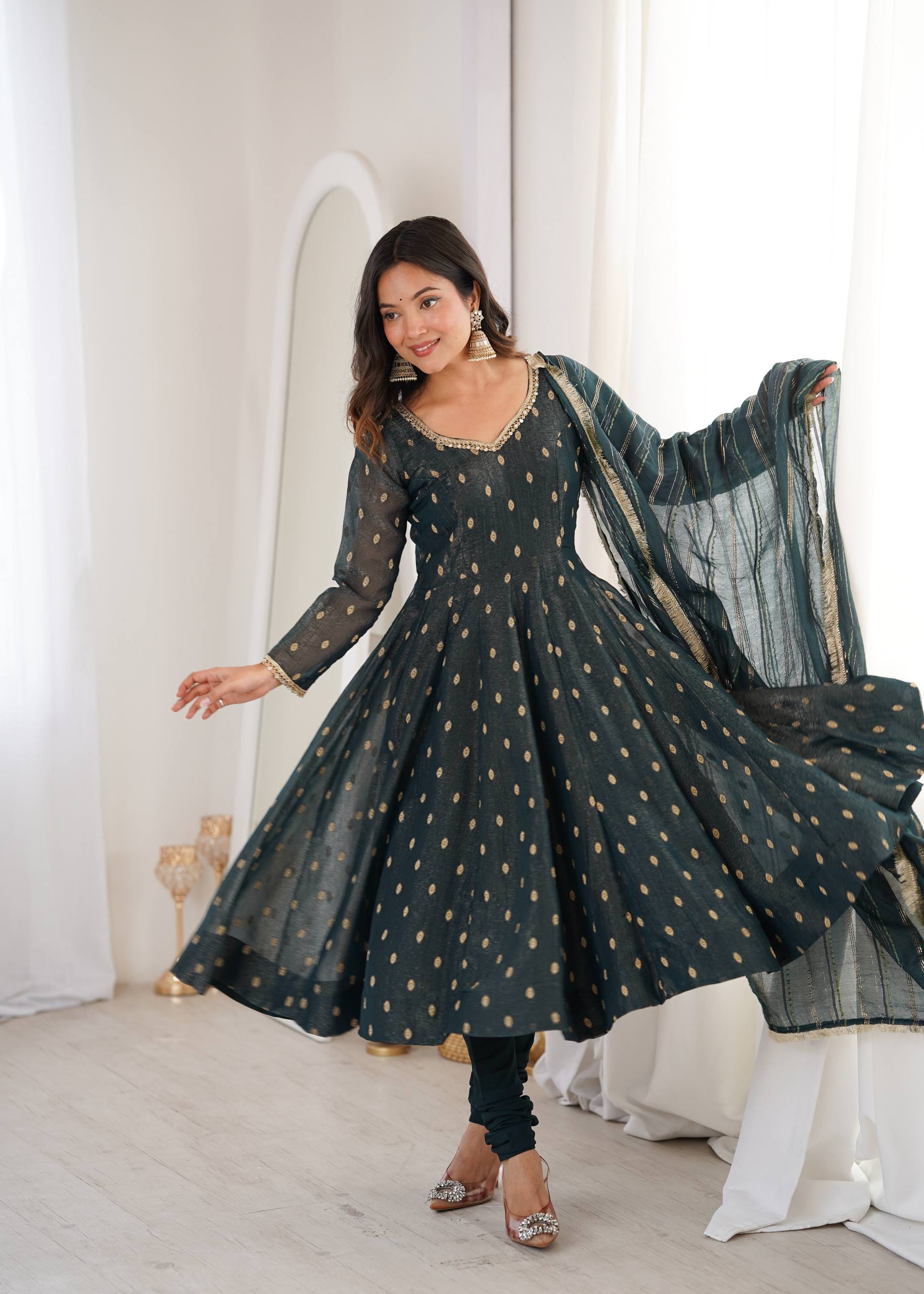 Kiara Crunchy Silk Jacquard Gown Set