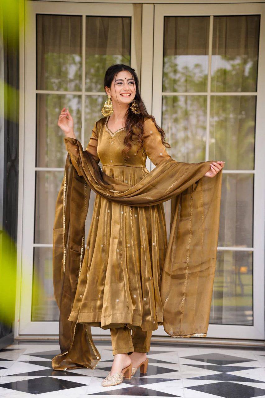 Saira Meher Jimi Choo Graceful Anarkali Suit Set with Lace Dupatta