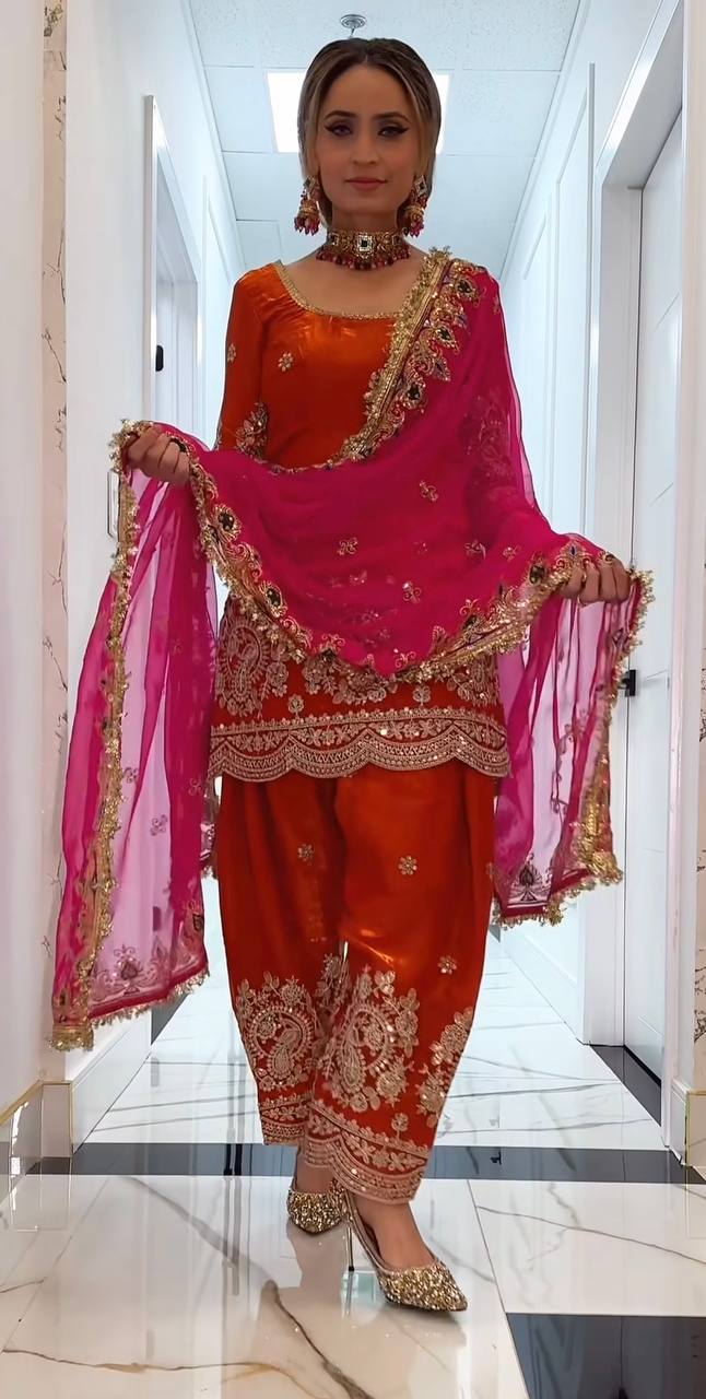 Zehvika Crushi Silk Farshi Set