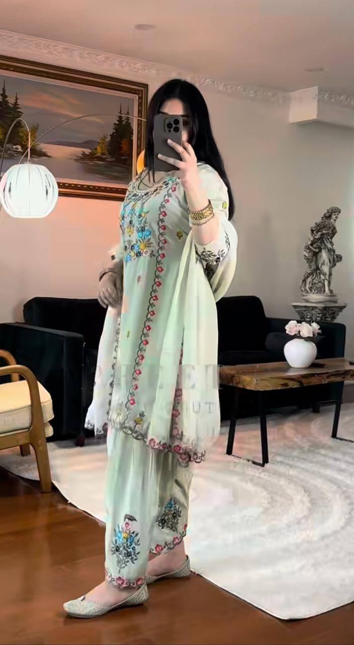 Vareesha Chinnon Dhoti Grace Set