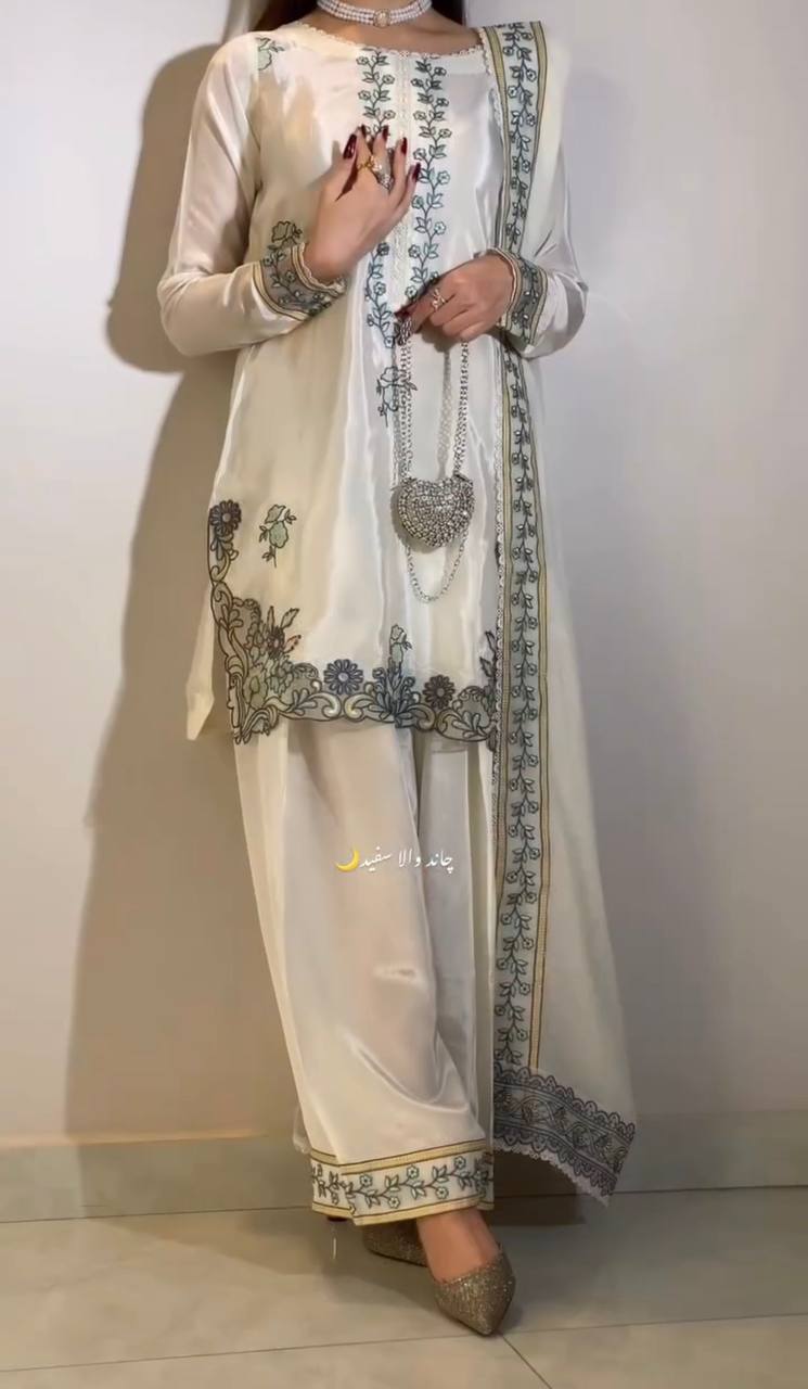 Aaliya Pure Silk Embroidery Farshi Set