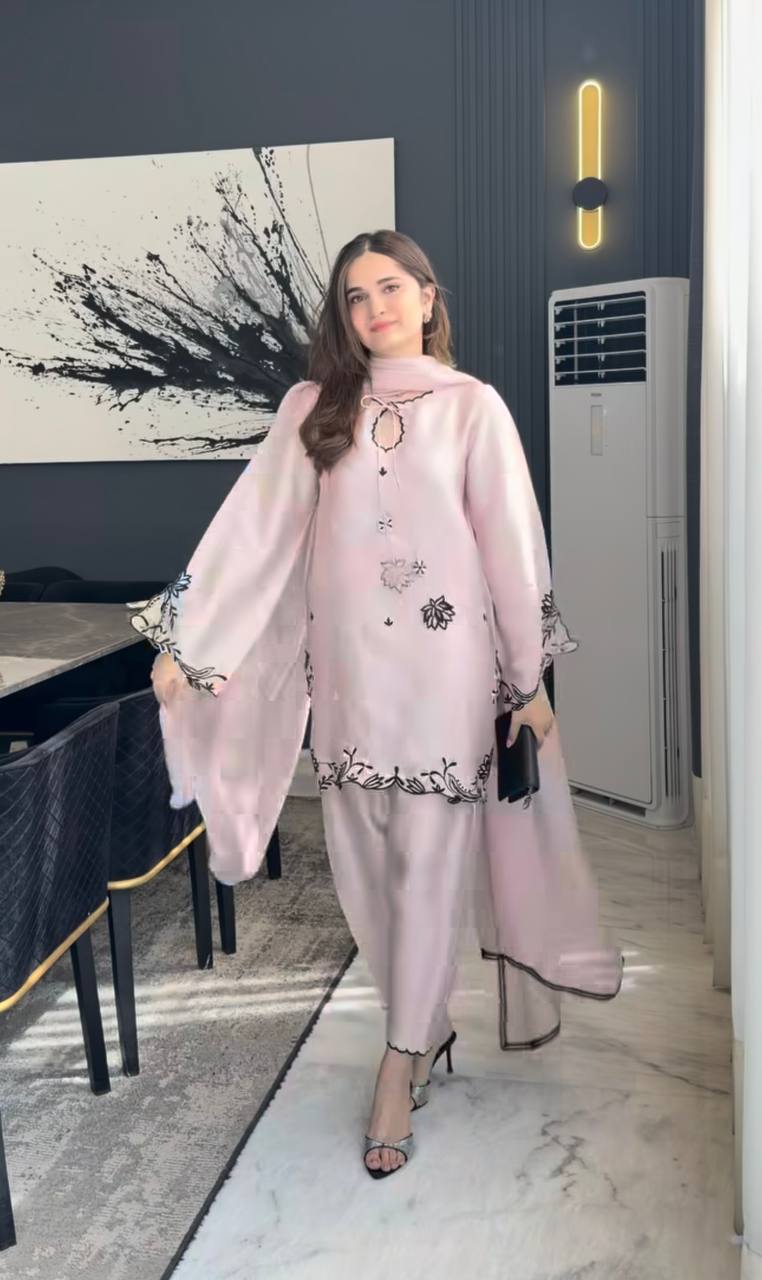 Sanaaya Luxe Crepe Farshi Set