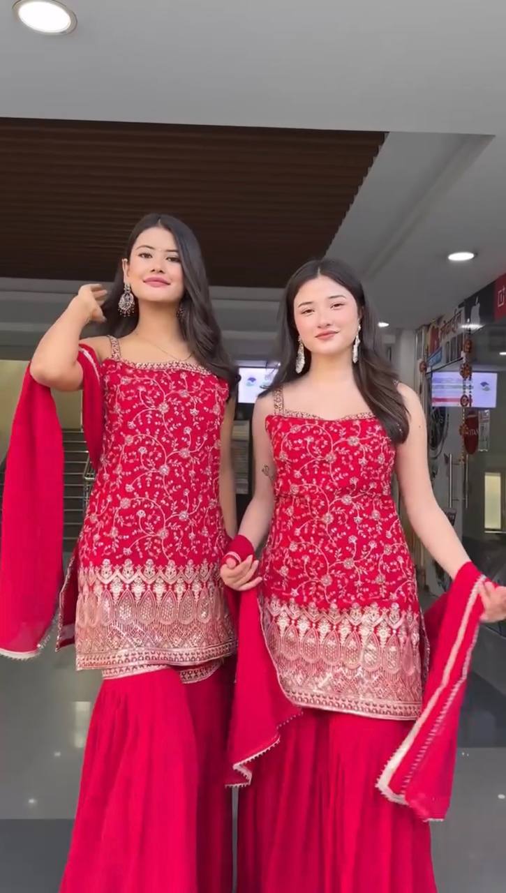 Kiara Festive Glow Ensemble