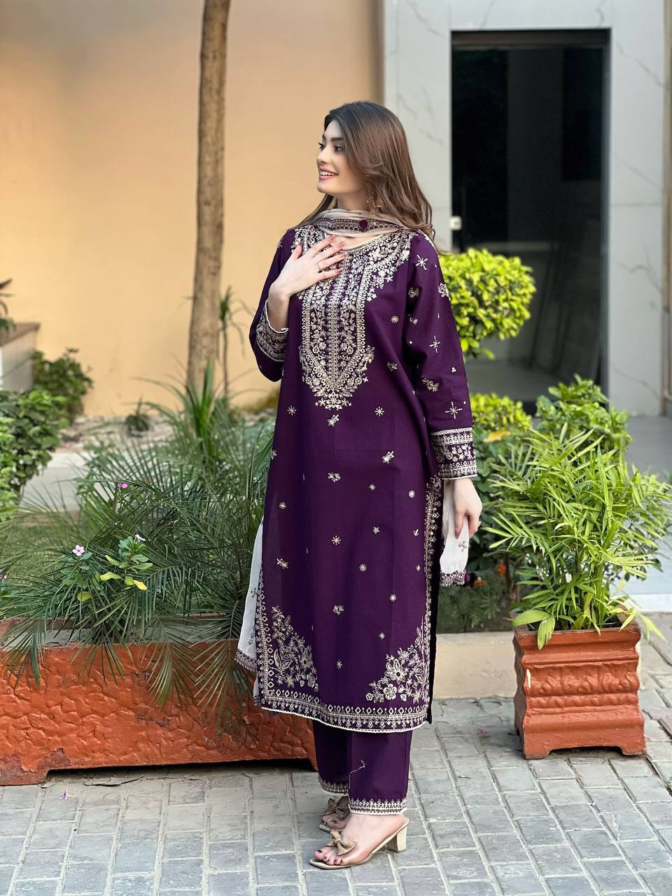 Kiara Faux Georgette Elegance Suit Set