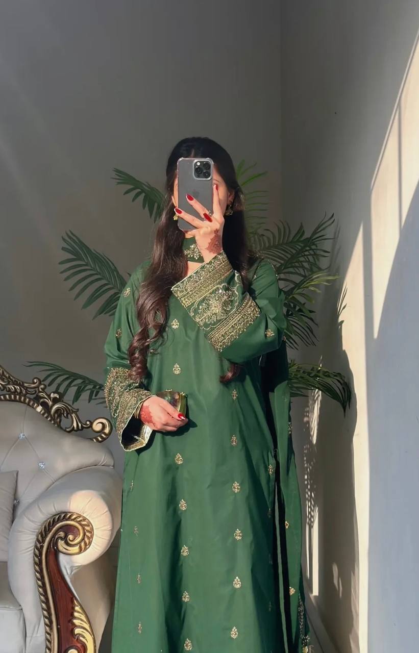 Aarika Crep Silk Sequence Suit Set