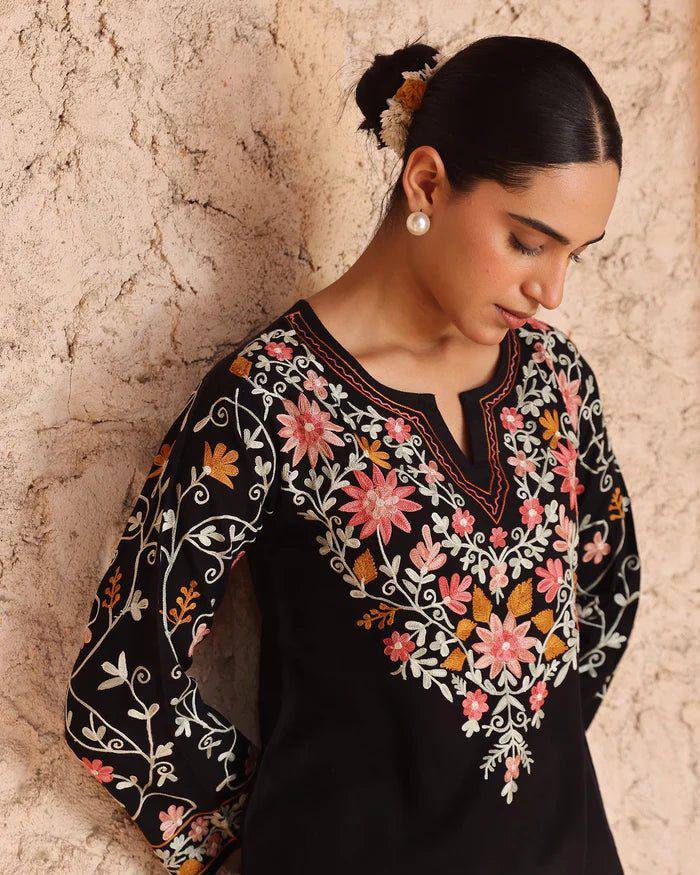 Navira Roman Silk Farshi Set