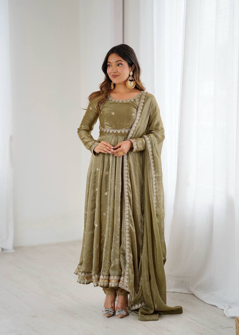 Elyndra Fandy Silk Designer Gown Set