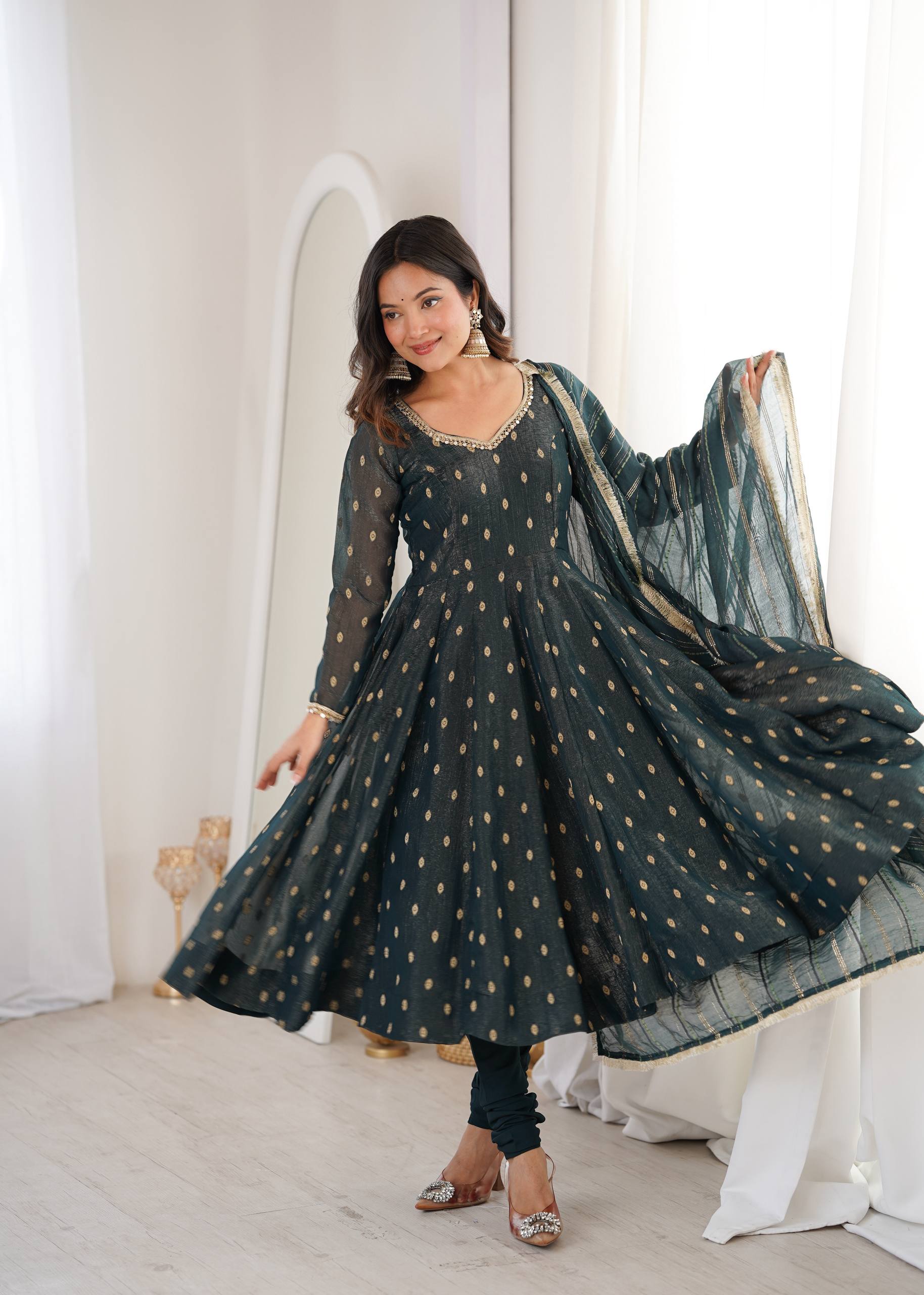 Kiara Crunchy Silk Jacquard Gown Set