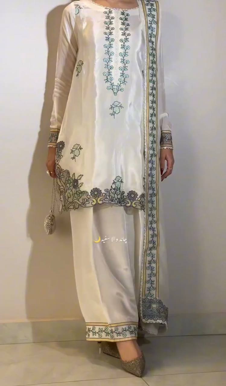 Aaliya Pure Silk Embroidery Farshi Set