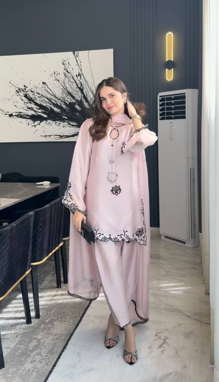 Sanaaya Luxe Crepe Farshi Set