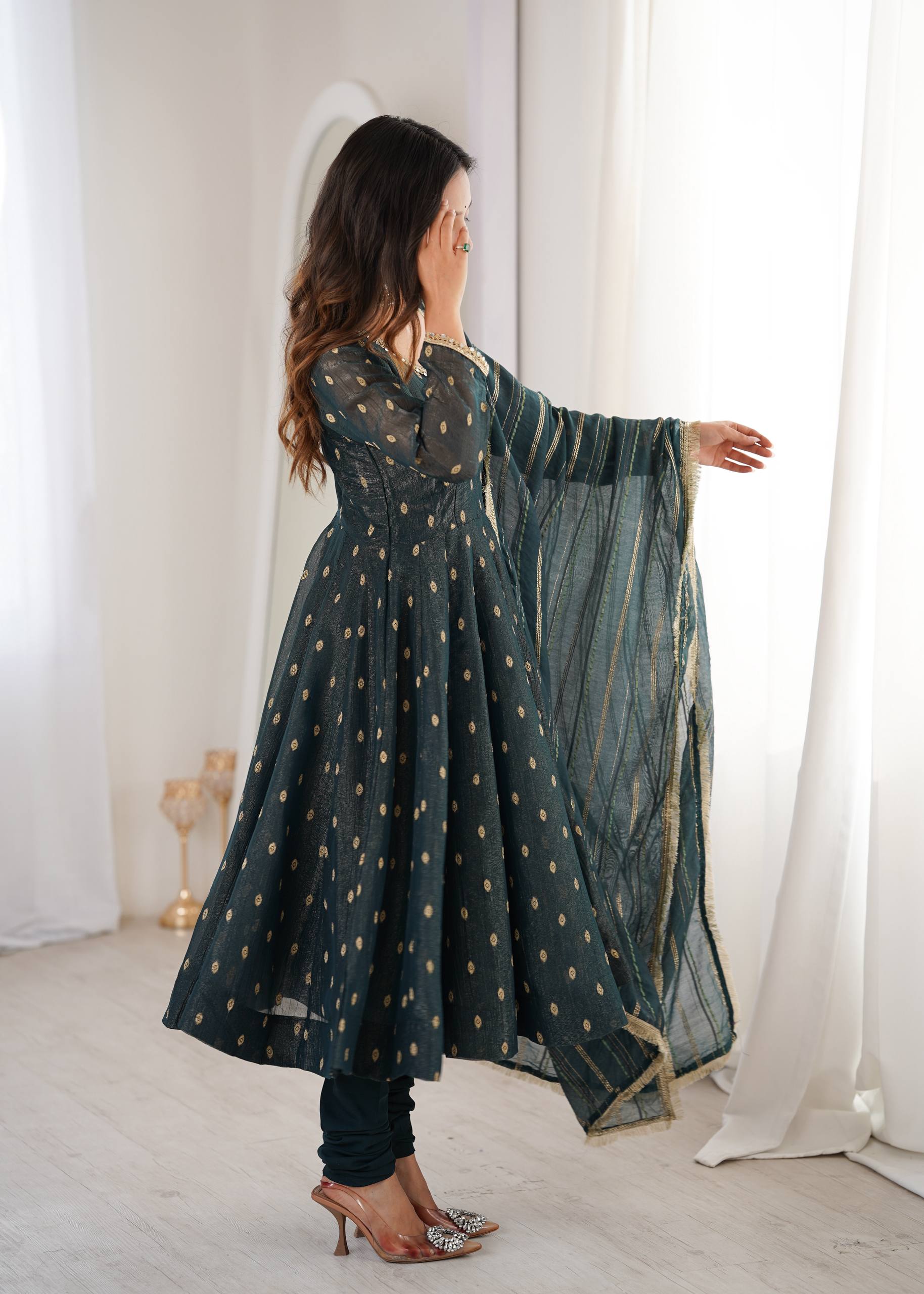 Kiara Crunchy Silk Jacquard Gown Set