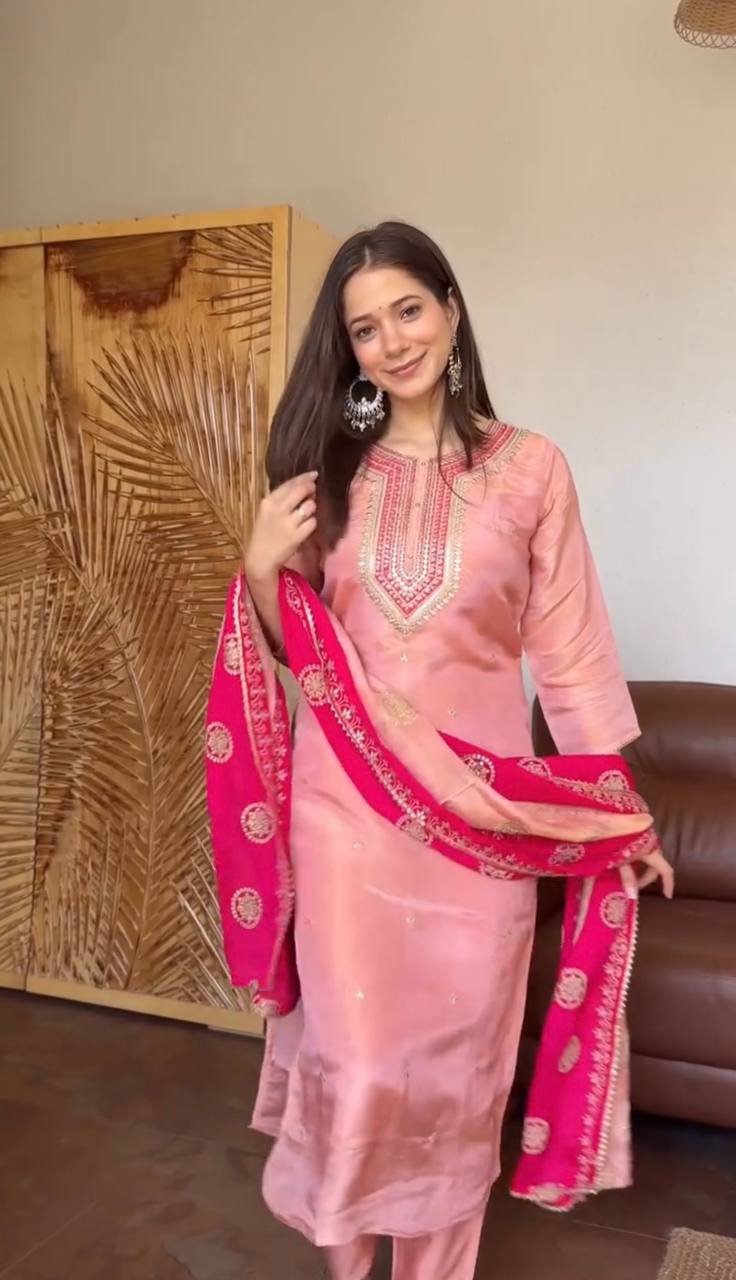 Zareen Glow Fendy Silk Set