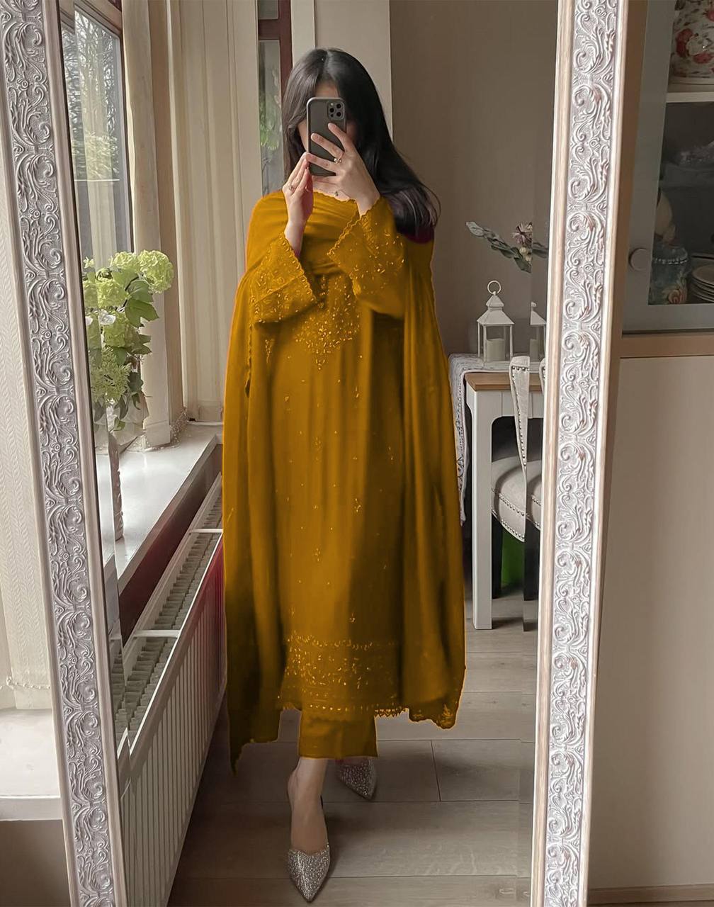 Velrisa Elan Suit Set