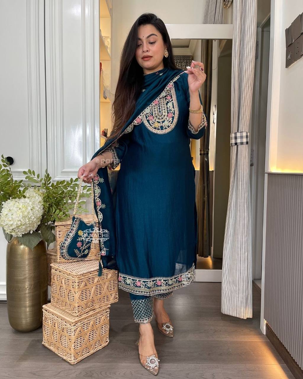 Aarisha Chinon Royale Suit Set