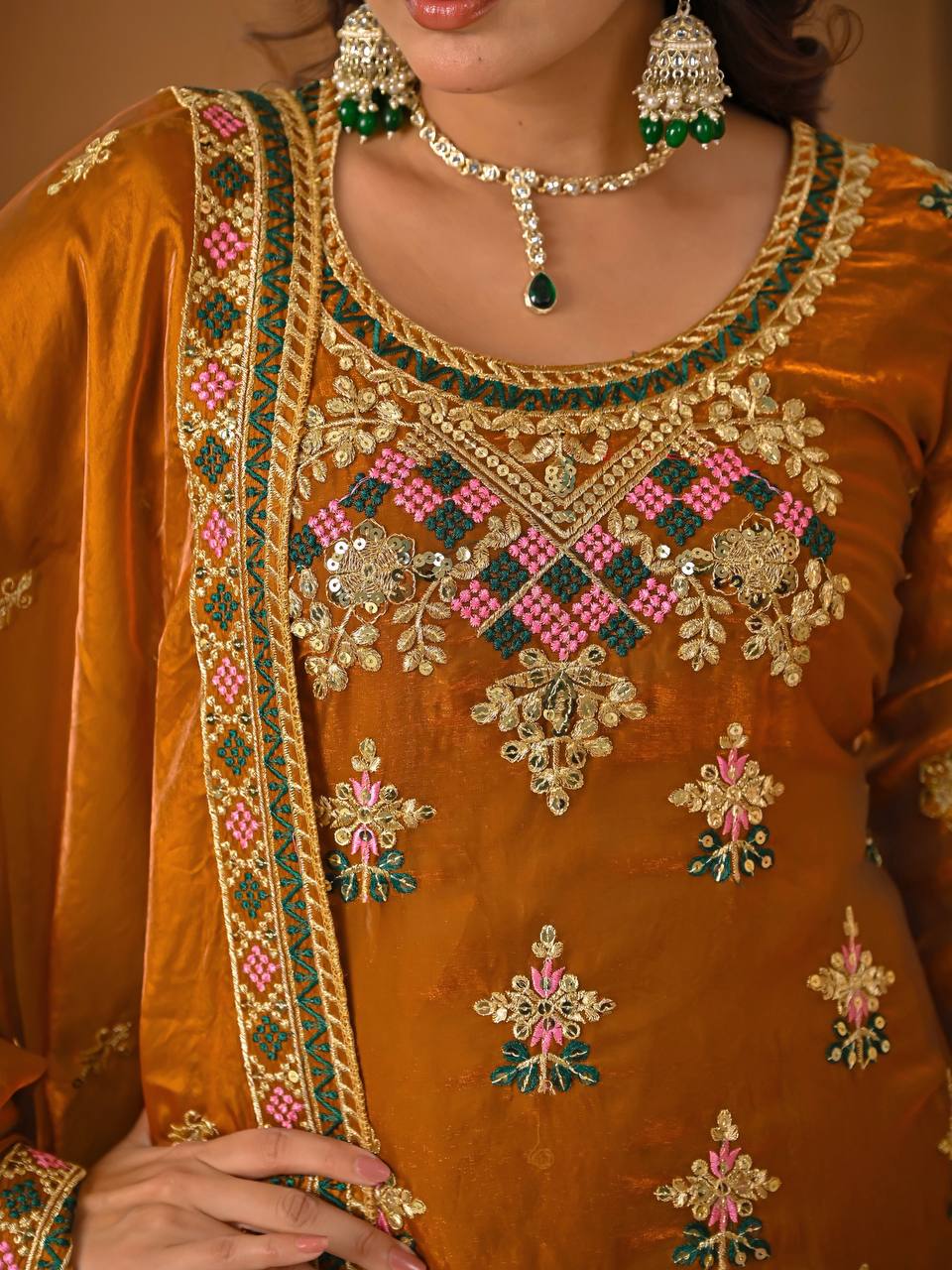 Arezia Fandy Silk Sharara Set
