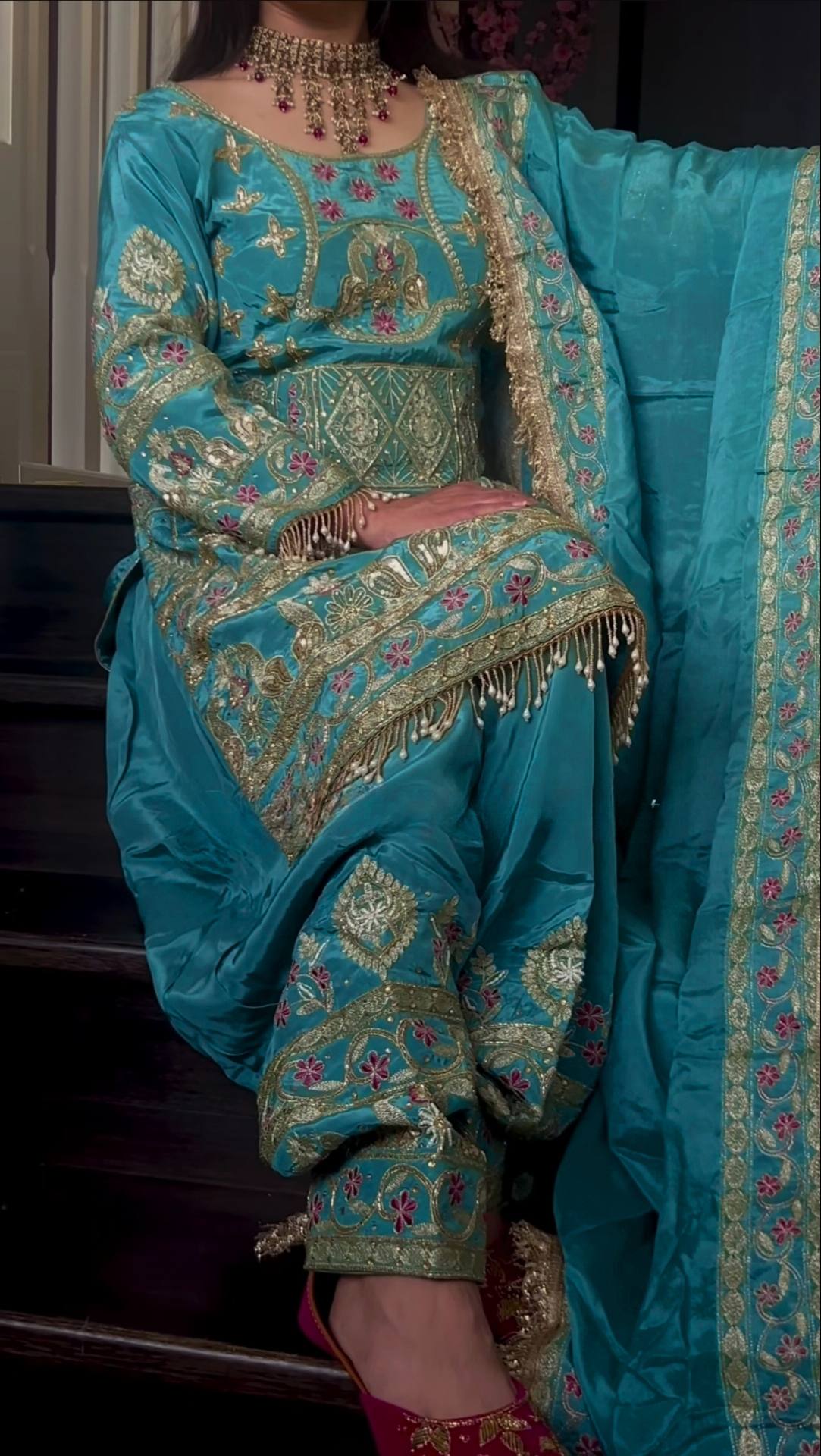Avenra Crep Dhoti Elegance Set