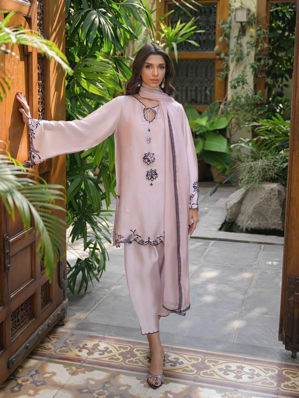 Sanaaya Luxe Crepe Farshi Set